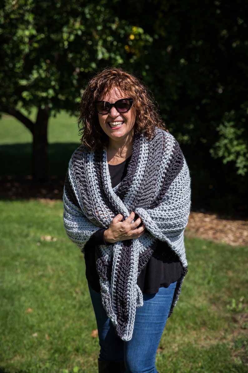 Bedford Oversized Wrap: Easy Crochet Pattern Bulky Yarn Shawl image 3