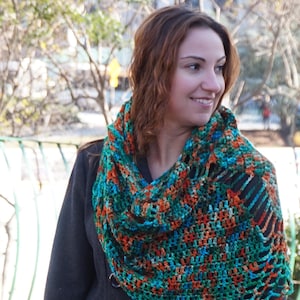 Galway Shawl: Advanced Beginner Crochet Pattern - Elegant DIY with Worsted Yarn
