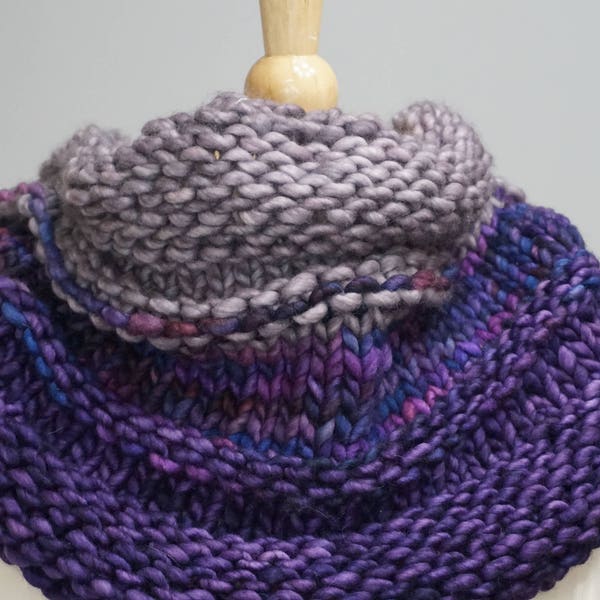 Central Park Chunky Cowl - Easy Knit Pattern - Chunky Yarn DIY