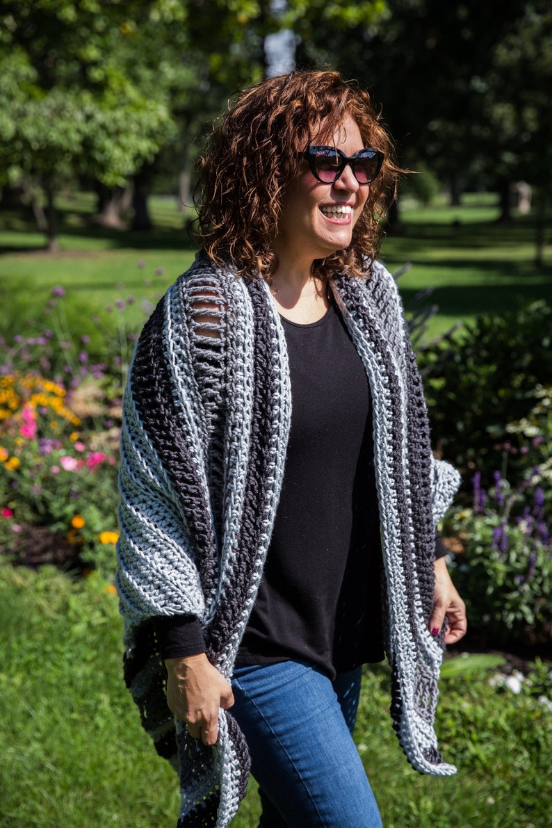 Bedford Oversized Wrap: Easy Crochet Pattern Bulky Yarn Shawl image 2