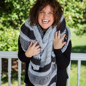 Bedford Oversized Wrap: Easy Crochet Pattern Bulky Yarn Shawl image 5