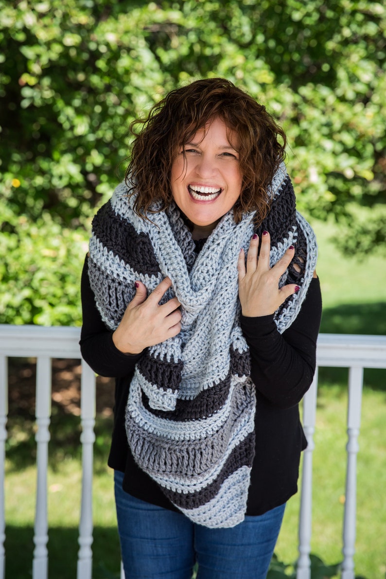 Bedford Oversized Wrap: Easy Crochet Pattern Bulky Yarn Shawl image 5