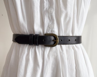 black leather belt 90s vintage Italian saddle leather skinny belt