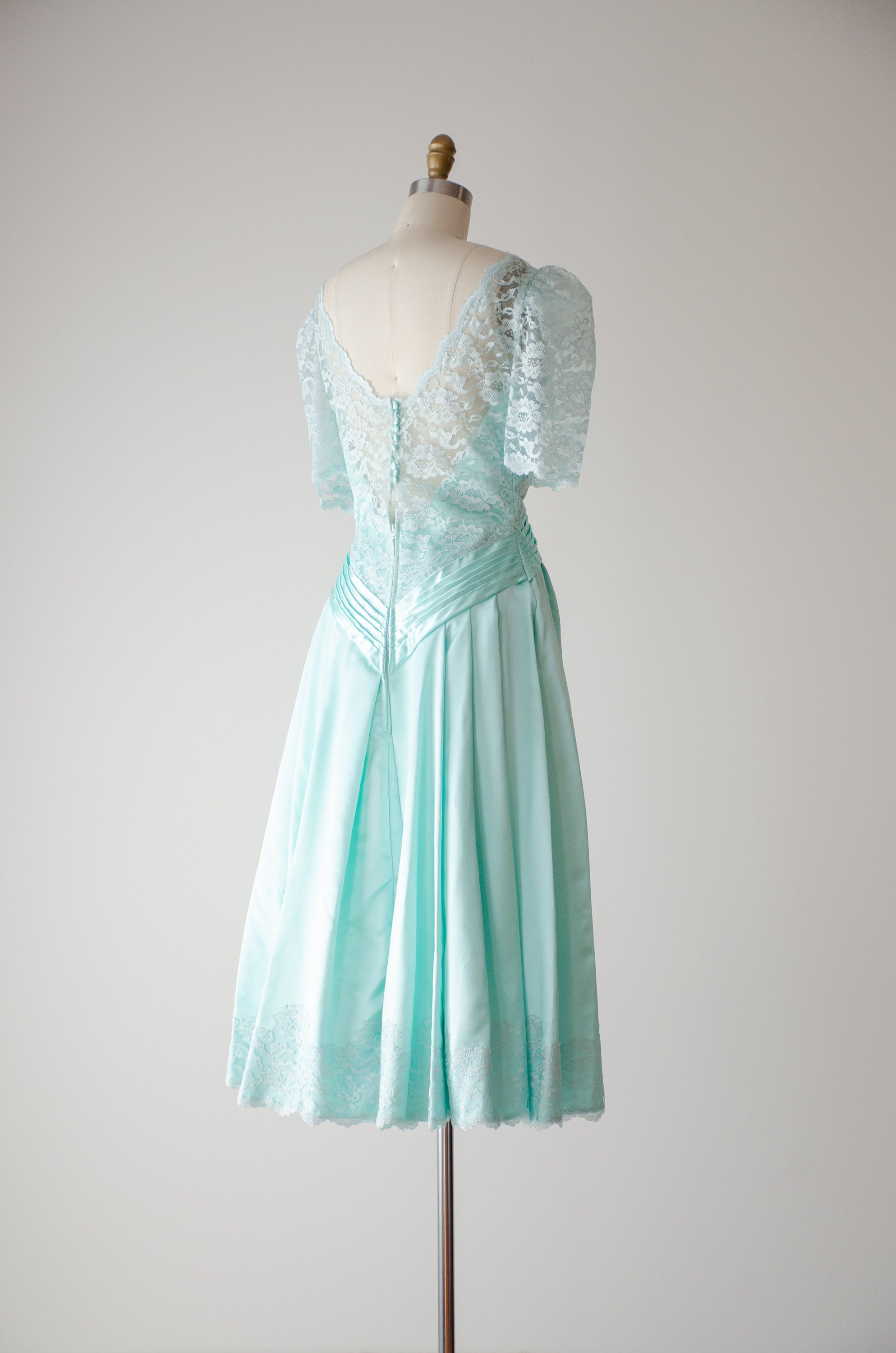 knee length dresses for ladies Mint Green Chiffon See-Through Off-The-Shoulder Lace Evening Dress, Green / US2