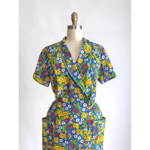 strawberry floral wrap dress 70s vtg blue cotton knee length dress
