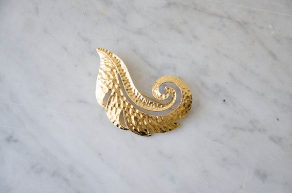 large gold feather brooch - image 1