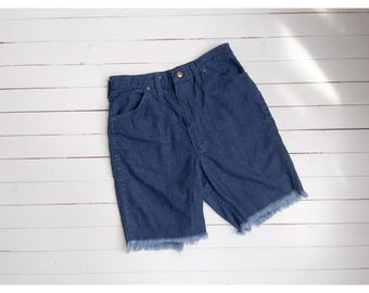 Wrangler vtg frayed cut off jean shorts dark wash denim shorts