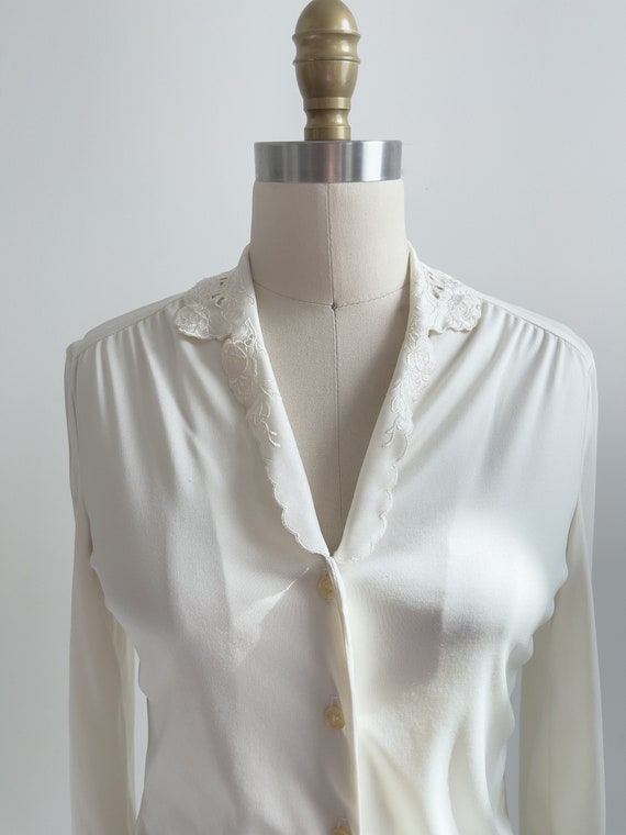 cute cottagecore blouse 70s vintage cream embroide