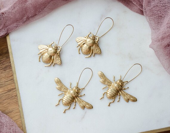 Gold Bee Earrings Vintage Insect Charm Dangle Earrings Cute