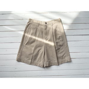 high waisted shorts 80s 90s vintage Liz Claiborne beige khaki cotton shorts