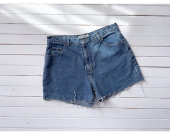 high-rise shorts 90s vintage ausgefranste 90er jahre jeansshorts