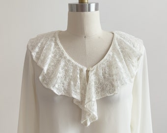 cute cottagecore blouse 90s vintage cream lace collar poet blouse