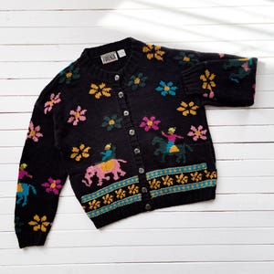 黒の刺繍入りセーター 80年代 90年代 ヴィンテージ Forenza 象 馬 虹 花柄 カーディガン