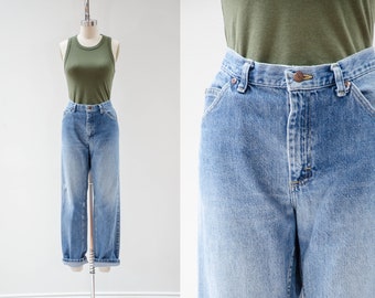 straight leg jeans | 90s vintage Lee distressed mid rise relaxed fit boyfriend jeans 35x30