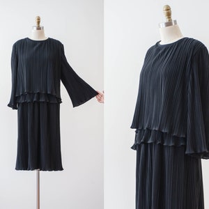 black pleated dress | 80s plus size vintage accordion pleated tiered long sleeve oversized dress