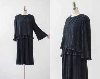 black pleated dress | 80s plus size vintage accordion pleated tiered long sleeve oversized dress