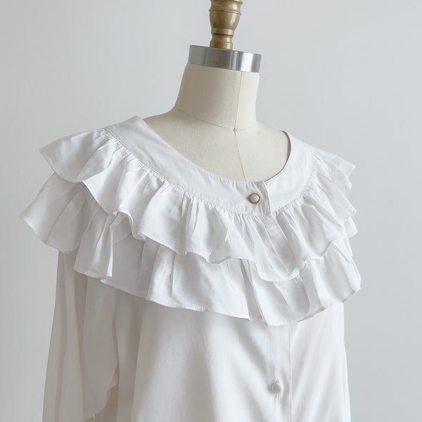 cute cottagecore blouse 90s vintage white ruffled collar poet blouse