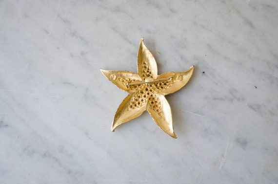 gold starfish brooch - image 5