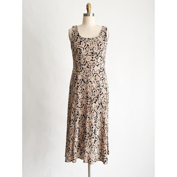 rabbit designs dress DALAWU Women Oversize Style Open-Back Design-Rabbit Flower Patterng, Women's, Size: 2XL cotton blend (95% Polyester Rabbit Rabbit Designs Vintage Floral