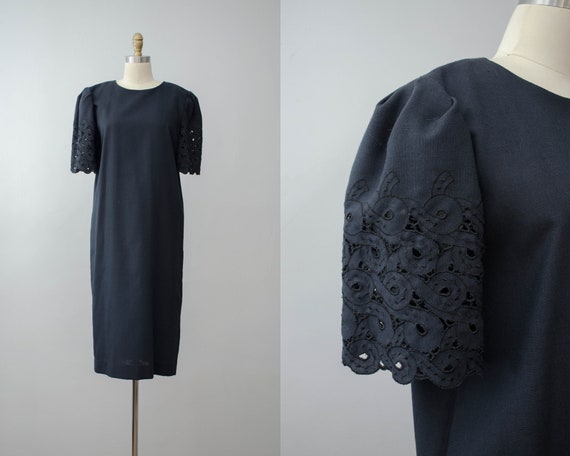 puff sleeve black dress | lace sleeve dress