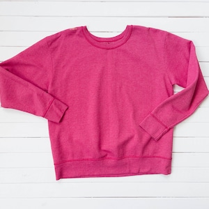 hot pink vintage sweatshirt | 80s 90s vintage women&#39;s dark pink soft comfy crewneck sweatshirt