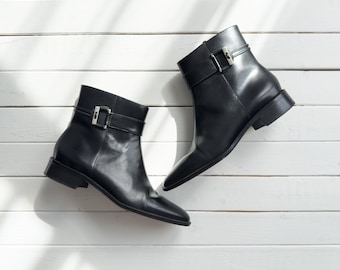 black leather ankle boots 90s y2k vintage Talbot's low heel black buckle strap boots size 6