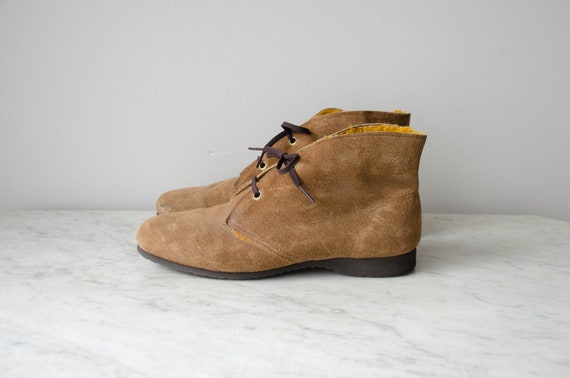 brown ankle boots | brown chukka boots | 1970s boo