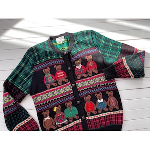 teddy bear sweater 80s 90s vintage Susan Bristol green hand knit cardigan
