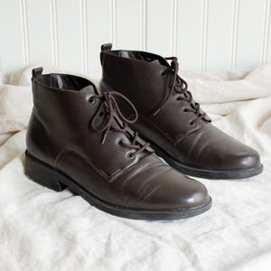 brown leather boots 90s vintage chunky heel lace up ankle boots US size 8.5 9