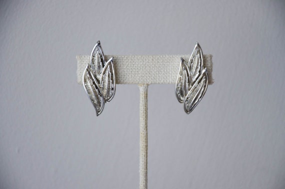 silver leaf earrings | silver ear climbers