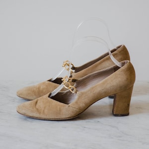 tan suede heels 60s 70s vtg Mikelos light brown leather high heel pumps 7.5-8