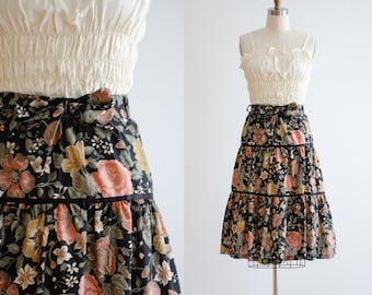 cottagecore skirt 70s vtg black peach floral tiered knee length cotton skirt
