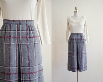 plaid wool skirt | 70s 80s vintage light gray burgundy plaid dark academia cottagecore knee length skirt