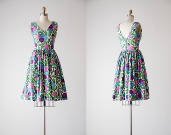 lindo vestido cottagecore / 50s 60s vintage Best & Co. azul verde púrpura floral algodón sin mangas ajuste y bengala vestido de sol de verano