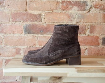 brown suede ankle boots | 90s y2k vintage Aerosoles square toe zip up low heel boots size 9