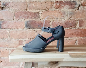 gray platform heels | 90s y2k vintage Enzo Angiolini peep toe chunky heel ankle strap sandals shoes size 7