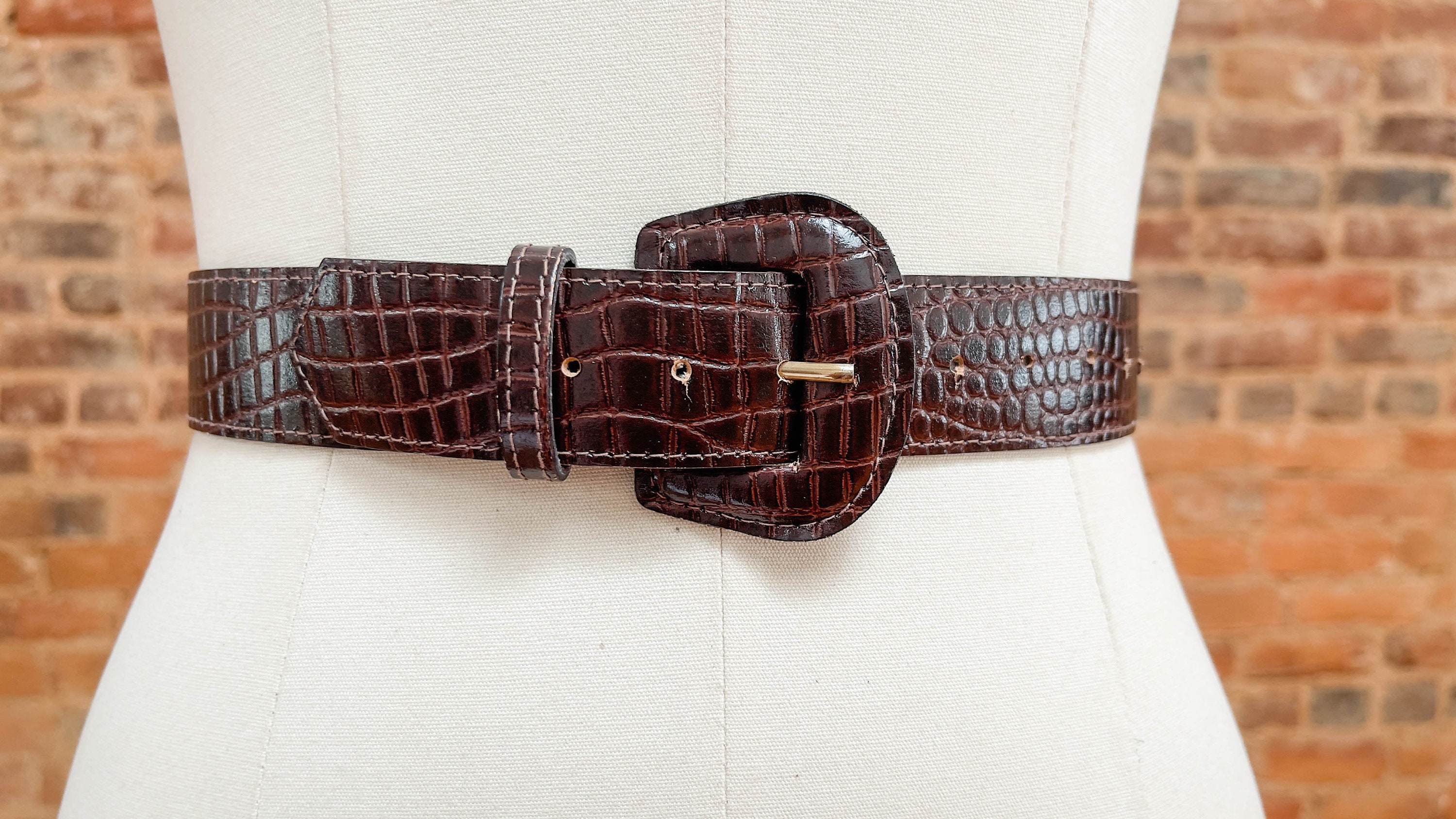 Brown Alligator Belt 80s 90s Vintage Vegan Faux Leather Dark