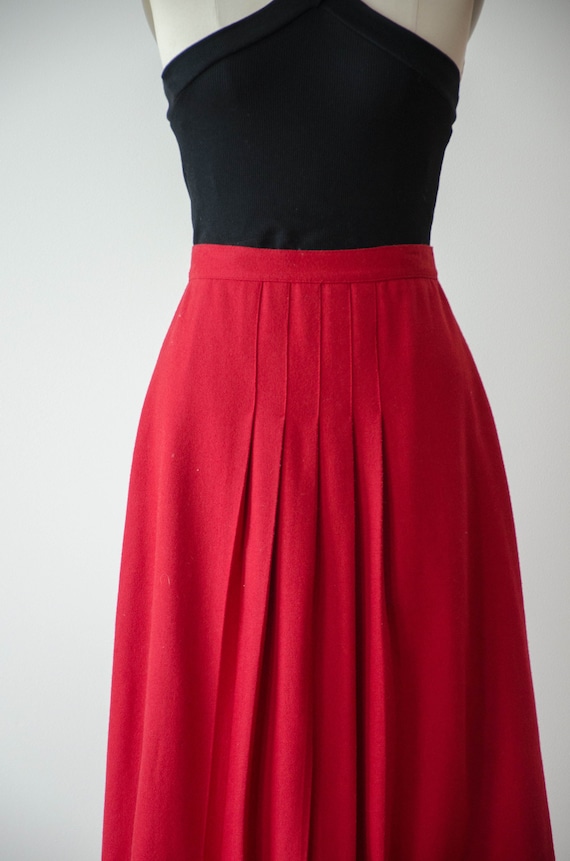 red pleated wool skirt | 80s vintage dark red aca… - image 3