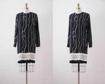 Svartvit abstrakt miniklänning 80-90-tals vintage Liz Claiborne långärmad klänning