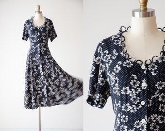 cute cottagecore dress | 90s vintage Ellen Ashley black white daisy floral flutter sleeve romantic tie back corset midi dress