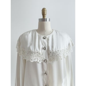 cute cottagecore blouse 80s 90s vintage white lace collar long sleeve shirt