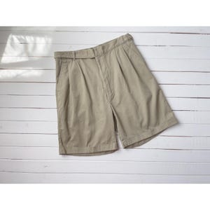high waisted shorts 80s 90s vintage tan beige cotton khaki pleated shorts