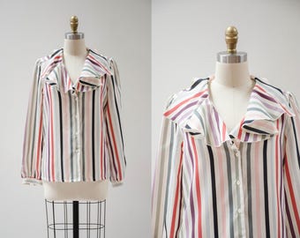 Blusa con cuello con volantes, años 70 y 80, vintage, camisa Ascot sedosa con rayas arcoíris