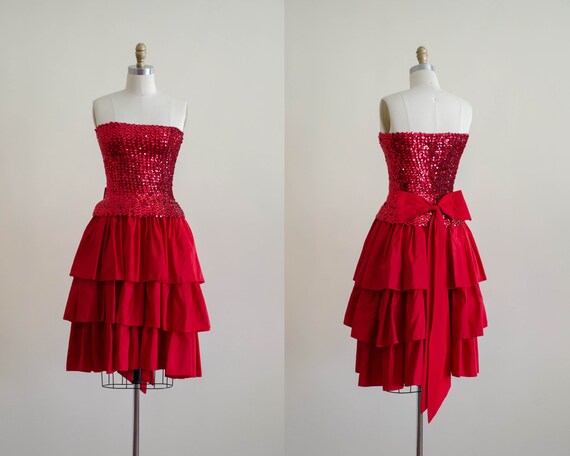 red strapless dress | red sequined dress | straple