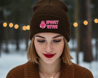 Gorro bordado de bruja espeluznante, gorro rosa fantasma, estética de bruja, gorro de Halloween, gorro con puños, gorro de verano, regalo para novia