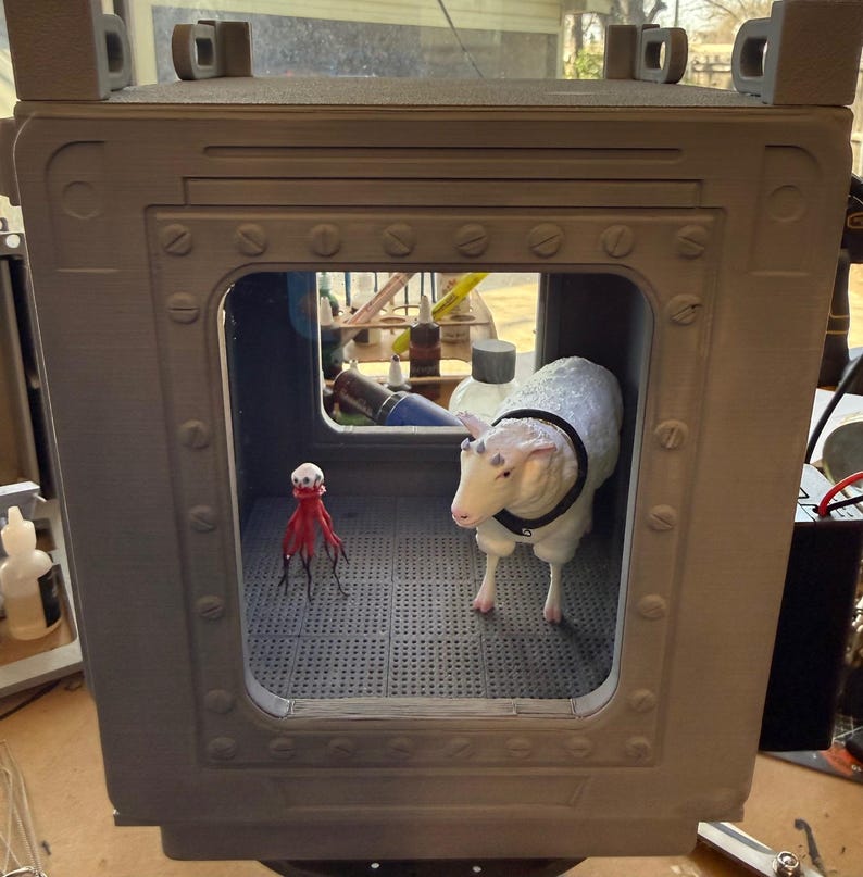Alien Earth Containment Chamber T. Ocellus and Sheep W/led Lighting ...