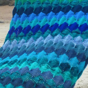 Knit Blanket Mermaid Pattern Knitting Afghan - Reversible unique stitch PHOTO tutorial - knitting bedding throw, bedspread baby blanket