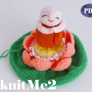 僧侶の編みぐるみパターン仏陀人形、蓮の花と葉のバッグ編みぐるみパターン - 編みぐるみ宗教仏教おもちゃ