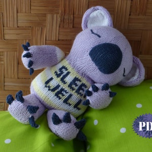 Modello di maglia a maglia con orso Koala Sleep Well softie - modello di maglia amigurumi Bambola di maglia Koala