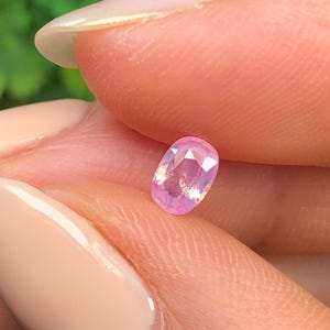 0.44ct pink silky sapphire Vietnam, opalescent sapphire, oval cut, natural sapphire, unheat, untreatment,